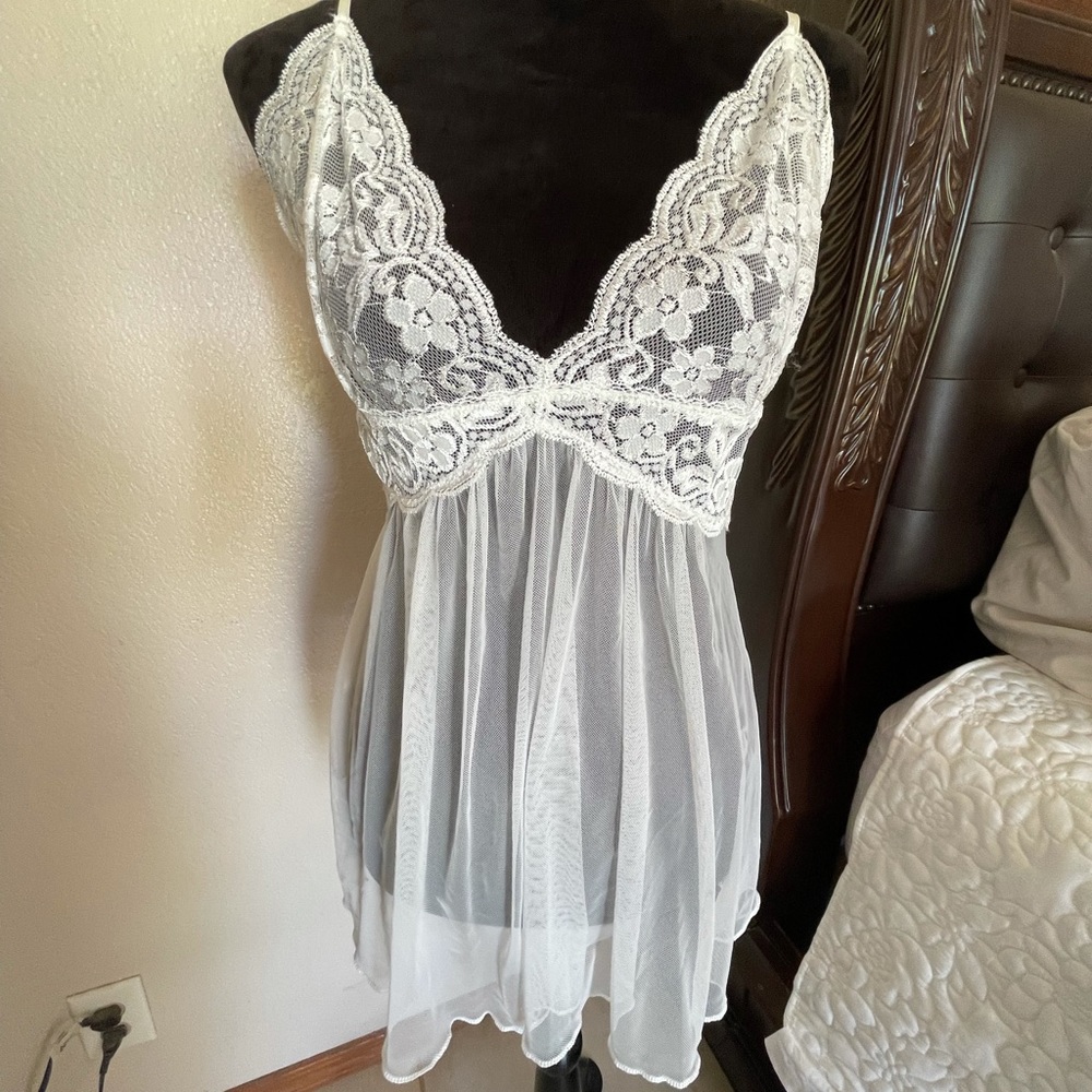 NEW With Tags Feminine Lacy 2Pc Lingerie Size M